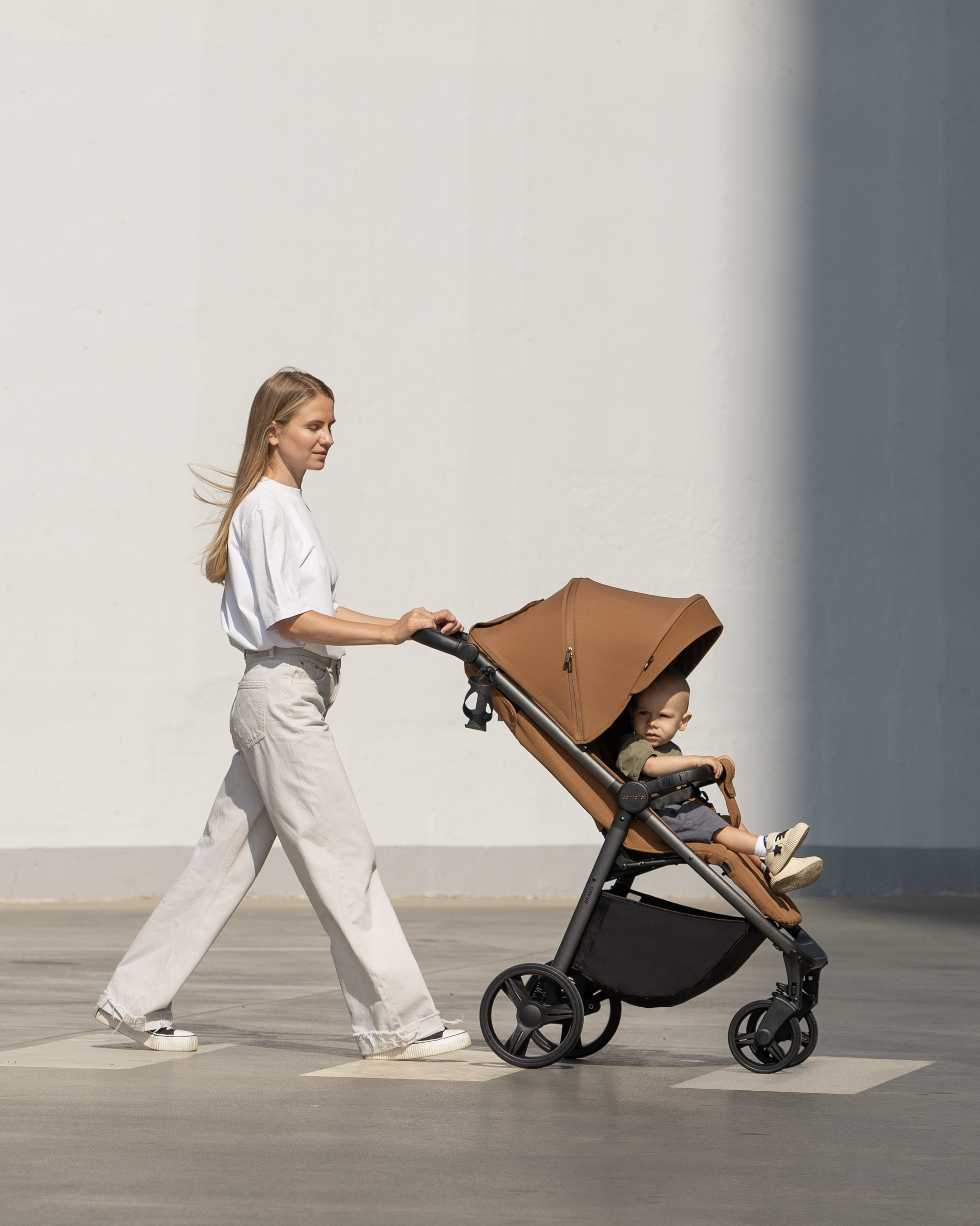 Bravo PU Kinderwagen